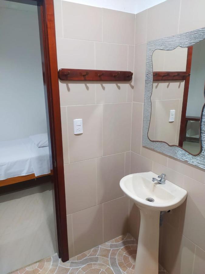Hostal Los Flamencos Puerto Villamil Exterior foto